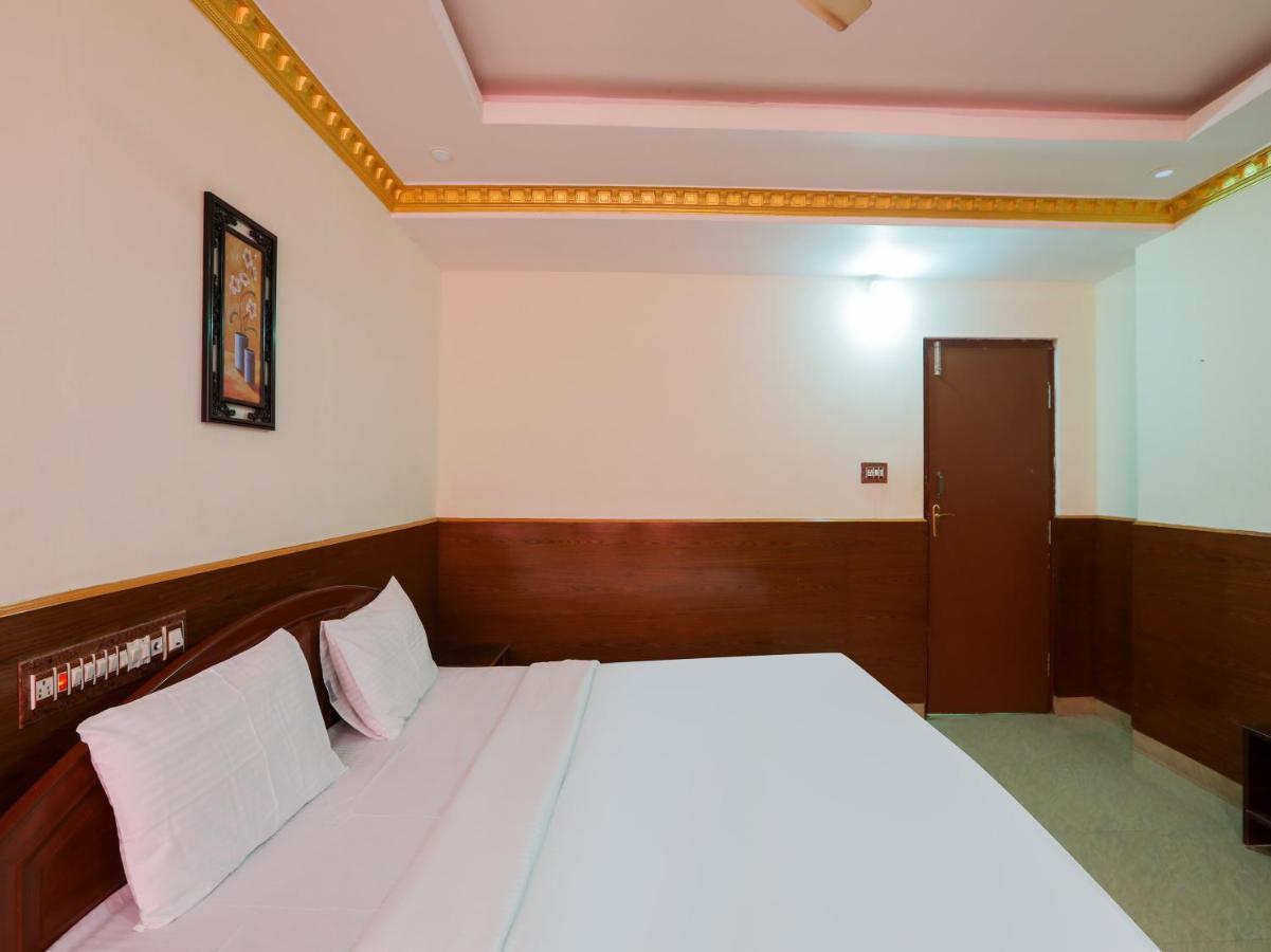 Capital O 84002 Hotel Top In Town President Kushālnagar Eksteriør bilde